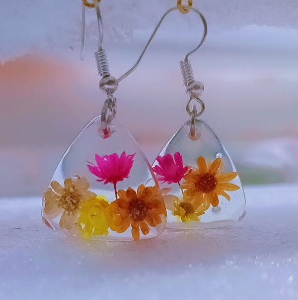 Real flower resin earrings