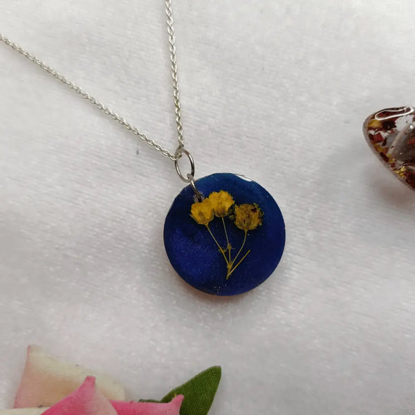 Blue Resin Pendant With Baby Breath Flowers Preservation