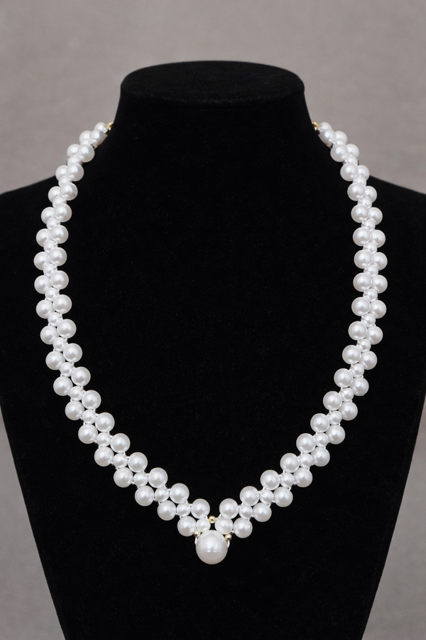 Elegant Pearl Beaded Necklace with Center Pearl Pendant