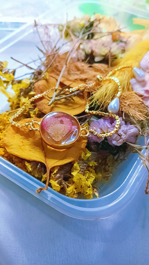 Rose Patales bracelet